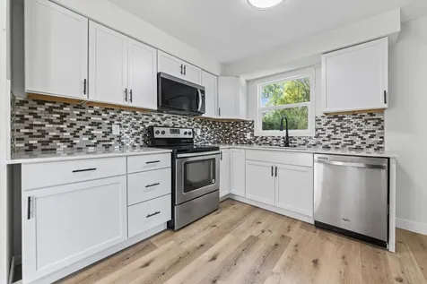 621 White Bear Avenue N Saint Paul MN 55106