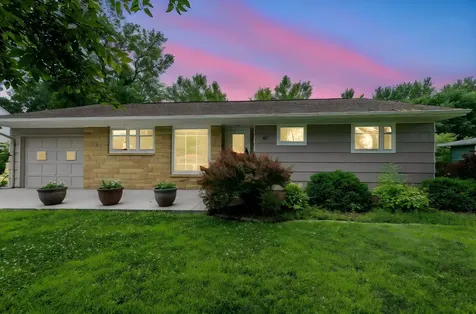 47 Skyline Drive Mankato MN 56001