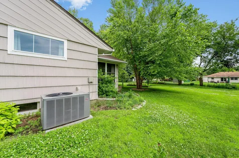 47 Skyline Drive Mankato MN 56001