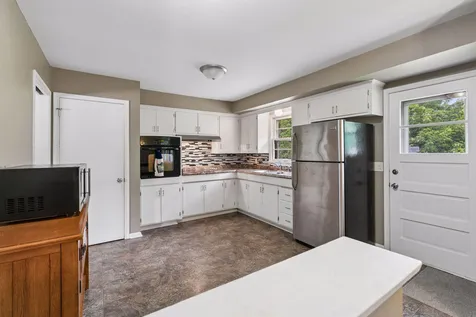6718 36th Avenue N Crystal MN 55427