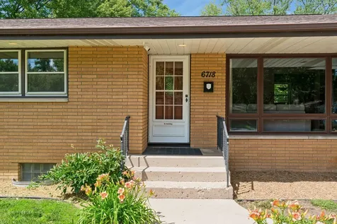 6718 36th Avenue N Crystal MN 55427