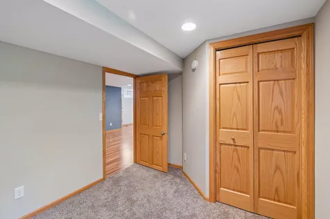 6718 36th Avenue N Crystal MN 55427
