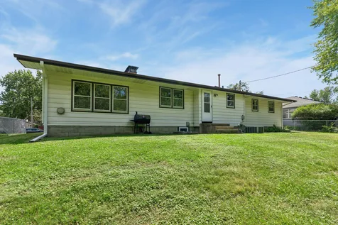 6718 36th Avenue N Crystal MN 55427