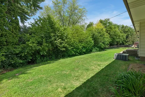 6718 36th Avenue N Crystal MN 55427