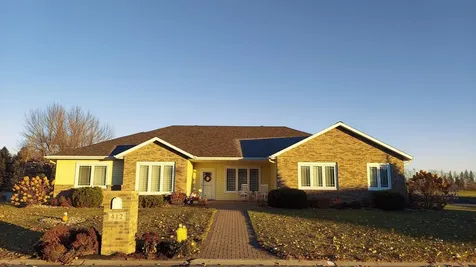 412 5th Avenue SE Hillsboro ND 58045