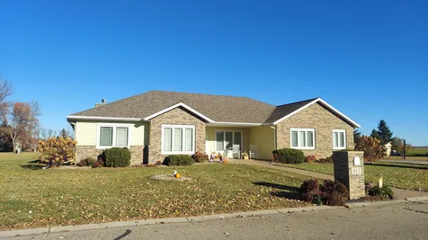 412 5th Avenue SE Hillsboro ND 58045