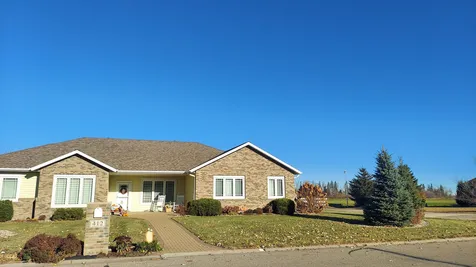 412 5th Avenue SE Hillsboro ND 58045