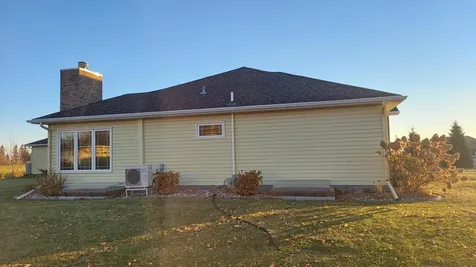 412 5th Avenue SE Hillsboro ND 58045