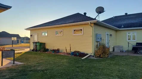 412 5th Avenue SE Hillsboro ND 58045