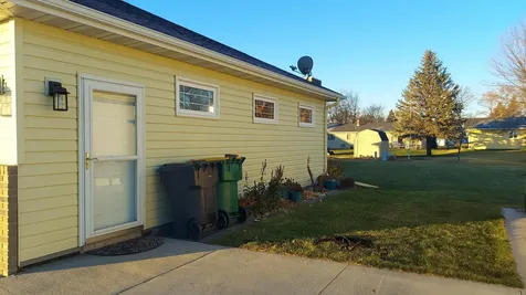 412 5th Avenue SE Hillsboro ND 58045