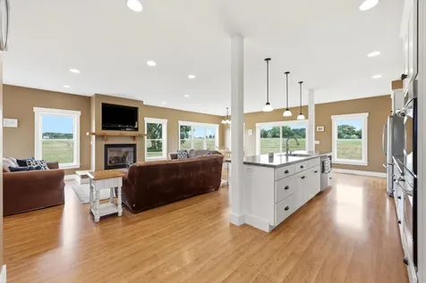 16305 57th Street SE Kindred ND 58051