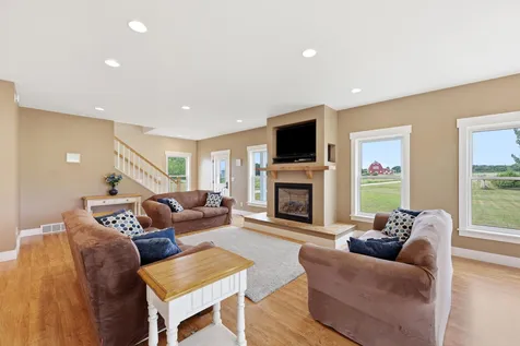 16305 57th Street SE Kindred ND 58051