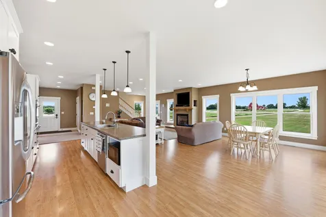 16305 57th Street SE Kindred ND 58051
