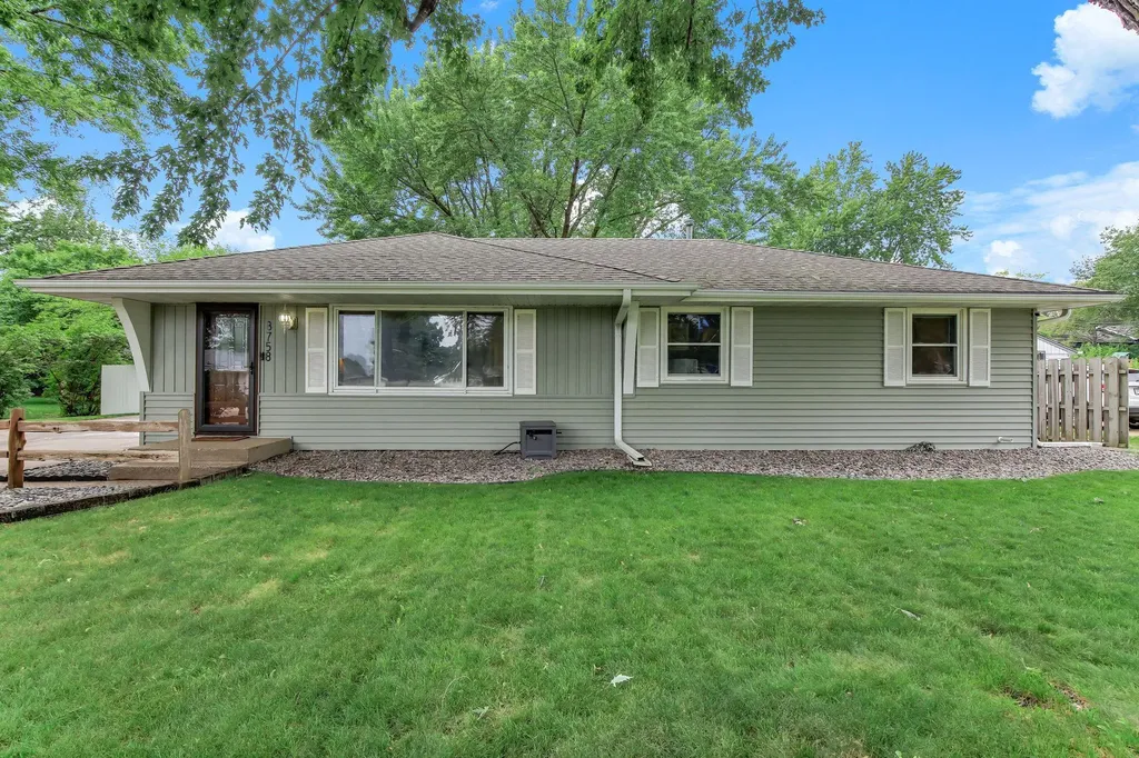 8758 Hamlet Avenue S Cottage Grove MN 55016