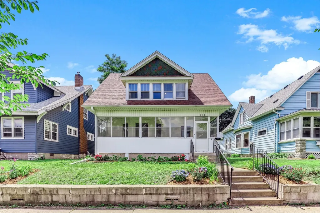 884 Iglehart Avenue Saint Paul MN 55104