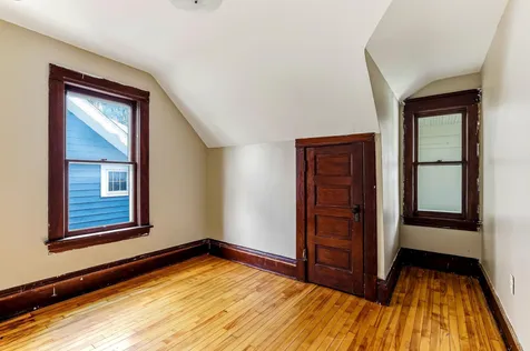 884 Iglehart Avenue Saint Paul MN 55104