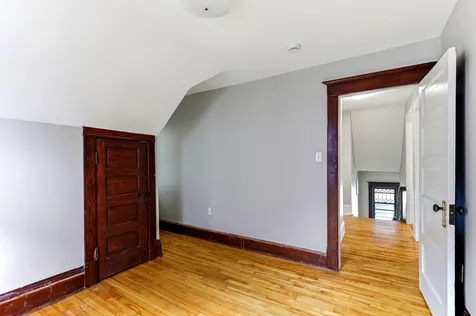 884 Iglehart Avenue Saint Paul MN 55104