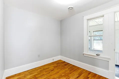884 Iglehart Avenue Saint Paul MN 55104