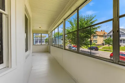 884 Iglehart Avenue Saint Paul MN 55104