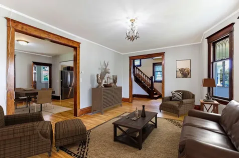 884 Iglehart Avenue Saint Paul MN 55104