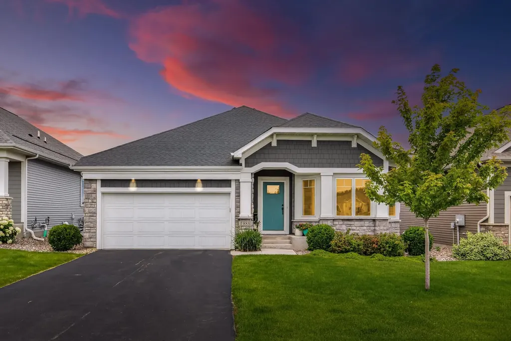 1888 Oakpointe Drive Waconia MN 55387