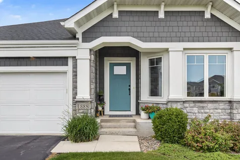 1888 Oakpointe Drive Waconia MN 55387