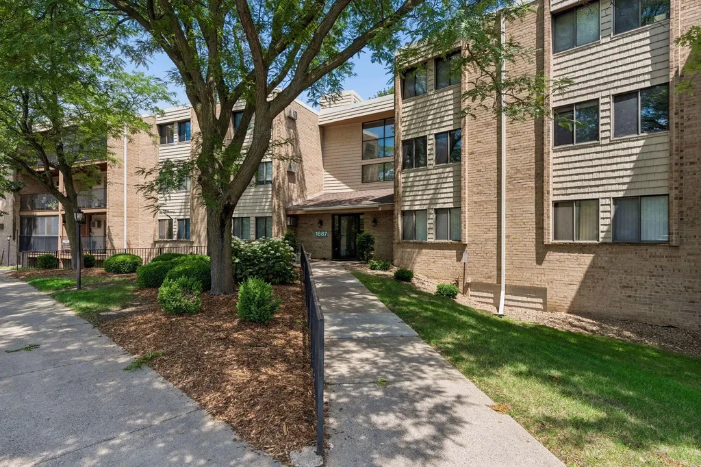 1887 Silver Bell Road Eagan MN 55122
