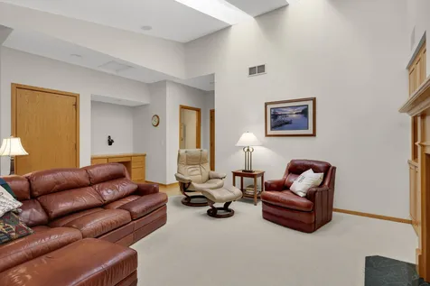 7081 Crowne Oak Road Eden Prairie MN 55344