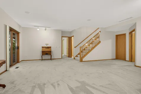 7081 Crowne Oak Road Eden Prairie MN 55344