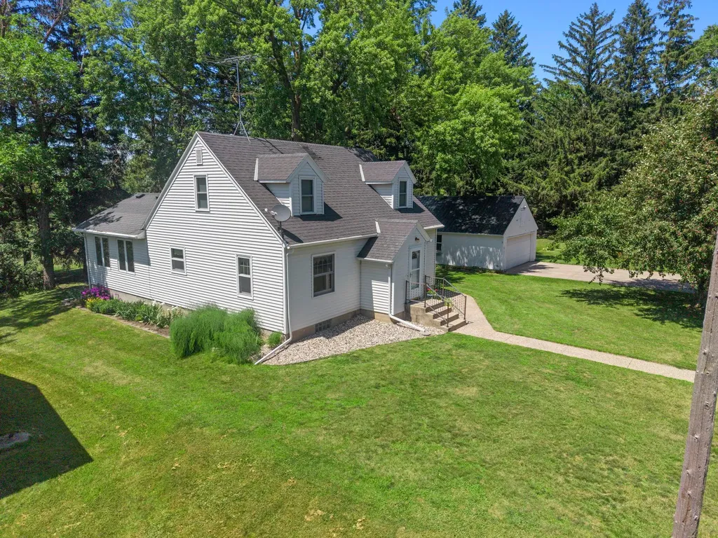13465 619th Avenue Hutchinson MN 55350