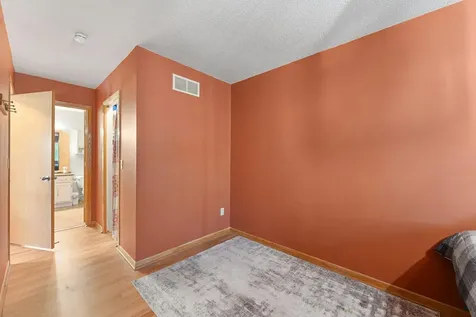 8438 Copperfield Way Inver Grove Heights MN 55076