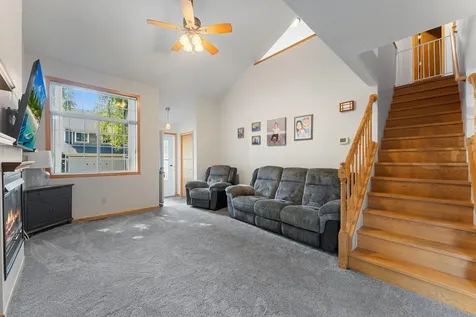 8438 Copperfield Way Inver Grove Heights MN 55076