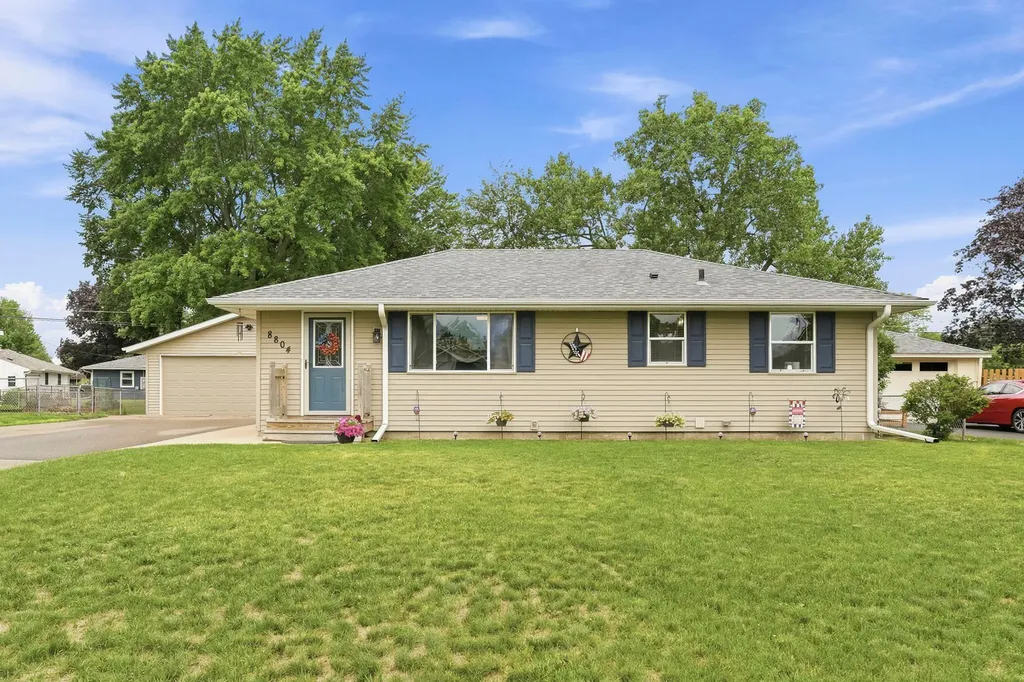 8804 Greenway Avenue S Cottage Grove MN 55016