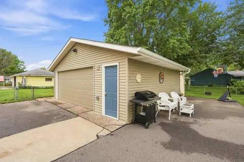 8804 Greenway Avenue S Cottage Grove MN 55016
