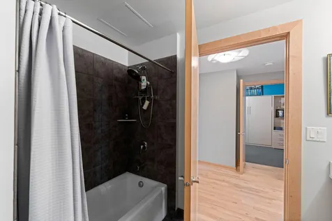 215 10th Avenue S Minneapolis MN 55415