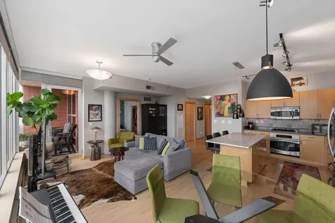 215 10th Avenue S Minneapolis MN 55415