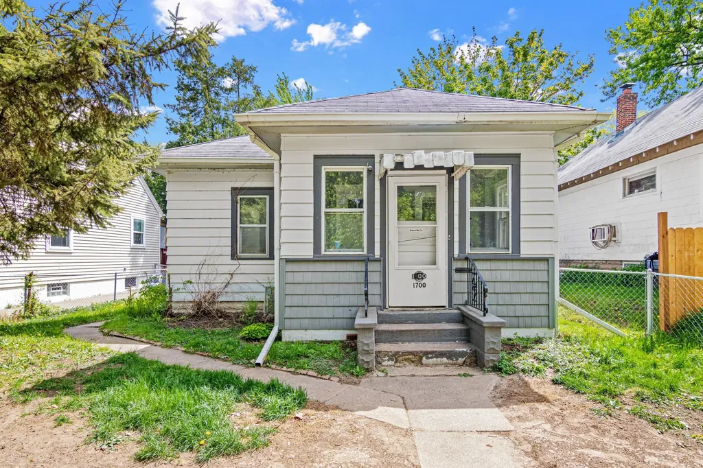 1700 Reaney Avenue Saint Paul MN 55106