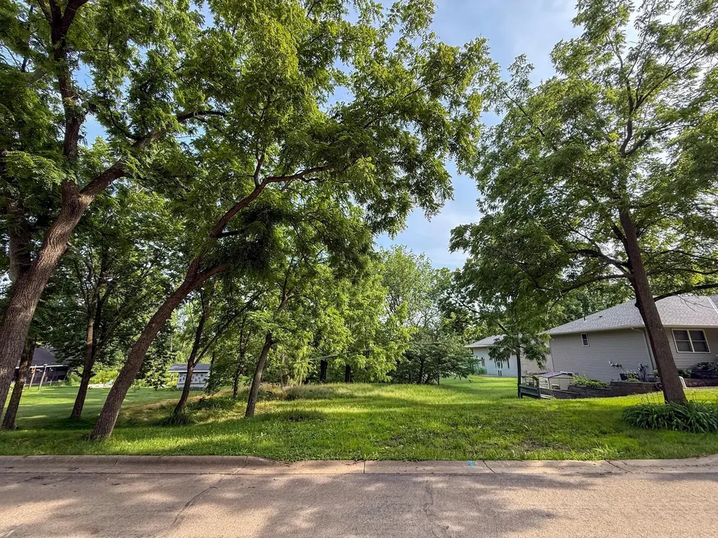 2213 Hiersche Road Faribault MN 55021