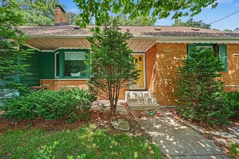 885 Old Lexington Avenue Saint Paul MN 55116