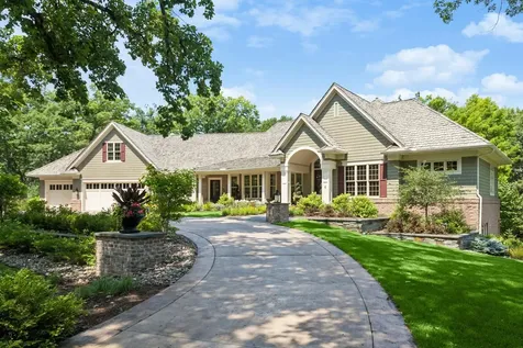 6 Bent Tree Lane North Oaks MN 55127