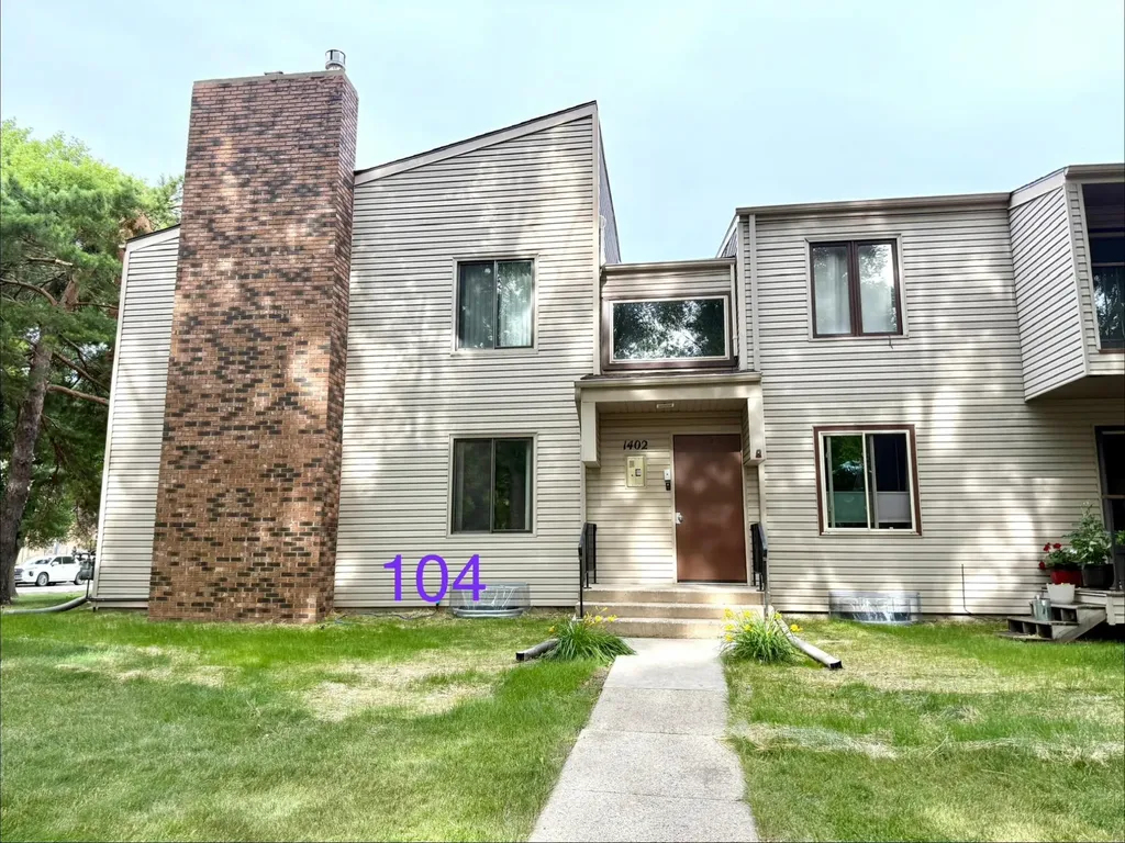 1402 5th Street N Fargo ND 58102
