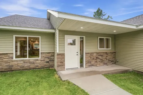 210 S Chestnut Street Belle Plaine MN 56011