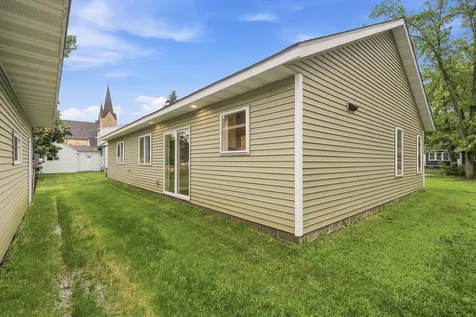 210 S Chestnut Street Belle Plaine MN 56011