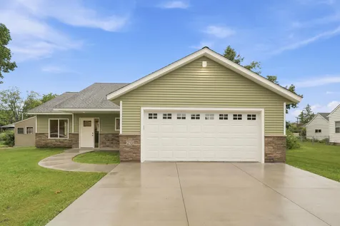210 S Chestnut Street Belle Plaine MN 56011