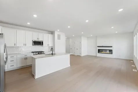 8916 Periwinkle Boulevard Woodbury MN 55129