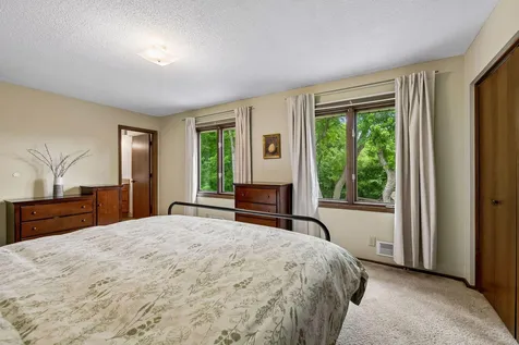 7840 W 100th Street Bloomington MN 55438
