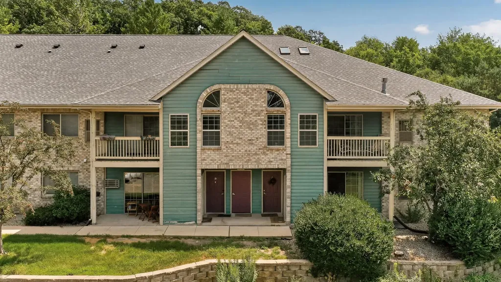 1919 Deerhaven Lane NE Rochester MN 55906