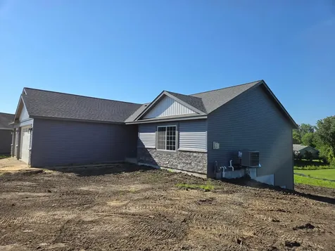 3 Marie Circle Elysian MN 56028