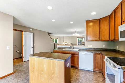 880 Ledgestone Drive Mahtomedi MN 55115