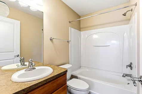 880 Ledgestone Drive Mahtomedi MN 55115